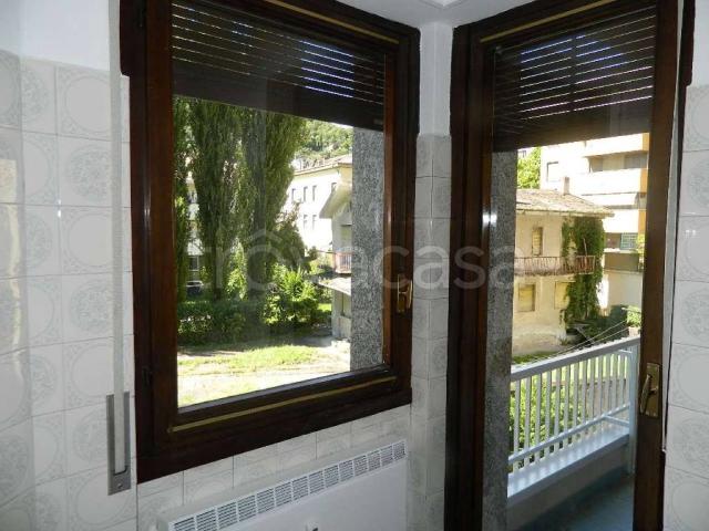Appartamento in affitto a Sondrio via Alessi 16, ascensore, parquet, luminoso TrovaCasa