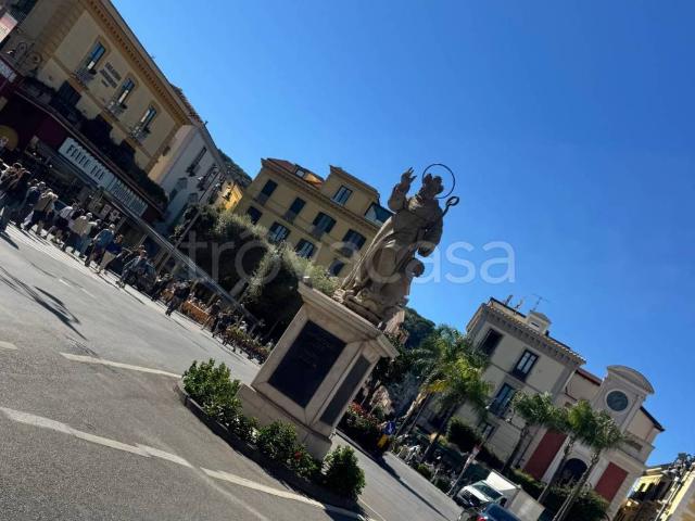 Appartamento in affitto a Sorrento, posto auto, da ristrutturare, ascensore TrovaCasa