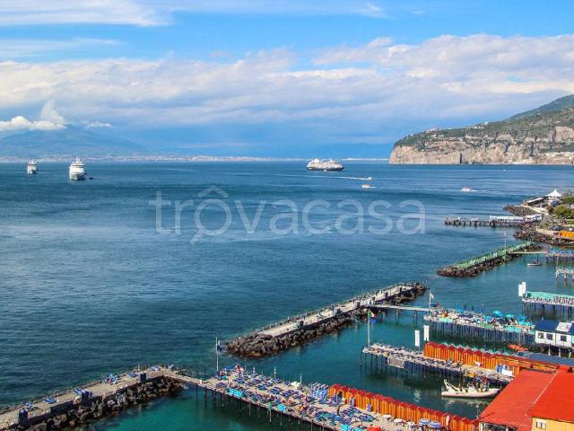Appartamento in affitto a Sorrento via Santa Lucia, arredato, senza ascensore TrovaCasa