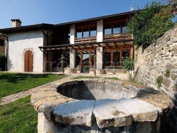 Appartamento in affitto a Sotto il Monte Giovanni XXIII via Ca' Maitino, 3, non arredato/vuoto, giardino privato, caminetto TrovaCasa