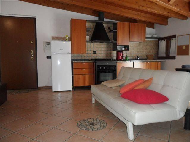 Appartamento in affitto a Sovico MB