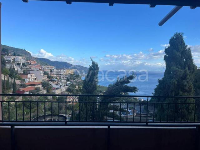 Appartamento in affitto a Taormina via Fontana Vecchia, 9, posto auto scoperto, lavanderia, balcone TrovaCasa