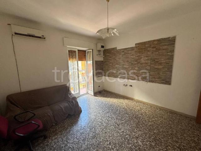 Appartamento in affitto a Taranto via Emilia, 28, non arredato/vuoto, senza ascensore, balcone TrovaCasa
