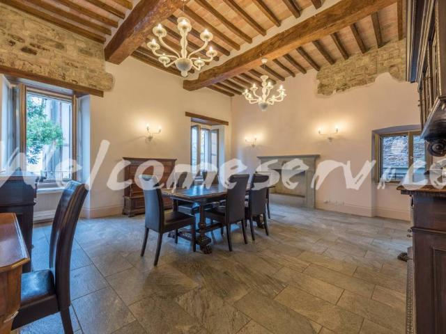 Appartamento in affitto a Todi via Augusto Ciuffelli, arredato, terrazzo, caminetto TrovaCasa