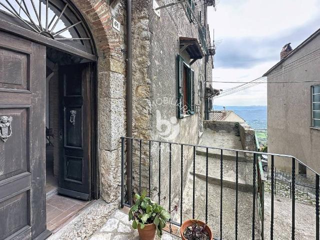 Appartamento in affitto a Tolfa RM
