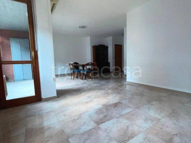 Appartamento in affitto a Torino via Costigliole, 15, non arredato/vuoto, box, terrazzo TrovaCasa