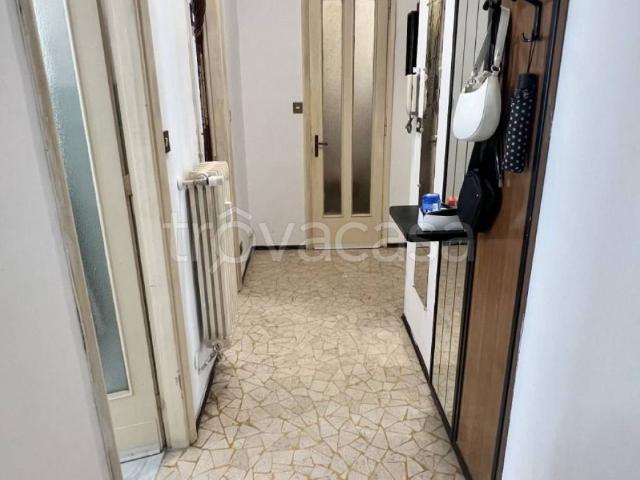 Appartamento in affitto a Torino via Castagnevizza, 6, arredato, cucina abitabile, ripostiglio TrovaCasa