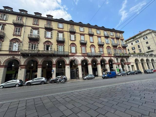 Appartamento in affitto a Torino via Cernaia, 32, arredato, vista panoramica, ascensore TrovaCasa