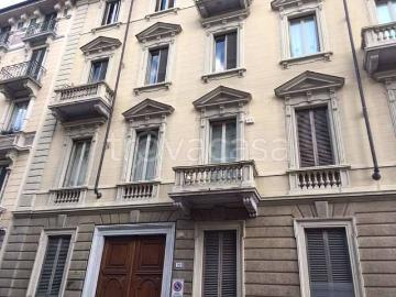 Appartamento in affitto a Torino via Avogadro, 22, parzialmente arredato, caminetto, parquet TrovaCasa