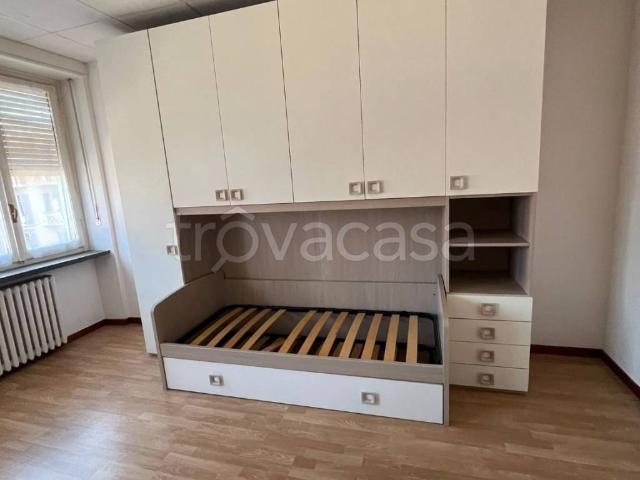 Appartamento in affitto a Torino via Brindisi, 10, arredato, lavanderia, balcone TrovaCasa