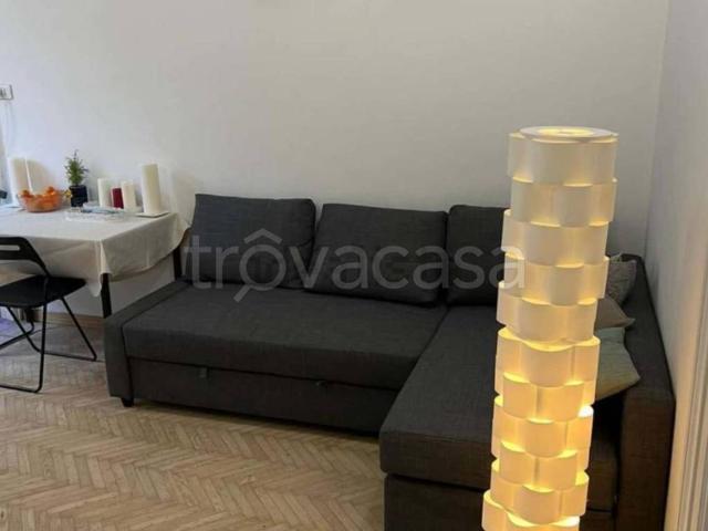 Appartamento in affitto a Torino via Buronzo, arredato, lavatrice, frigorifero TrovaCasa