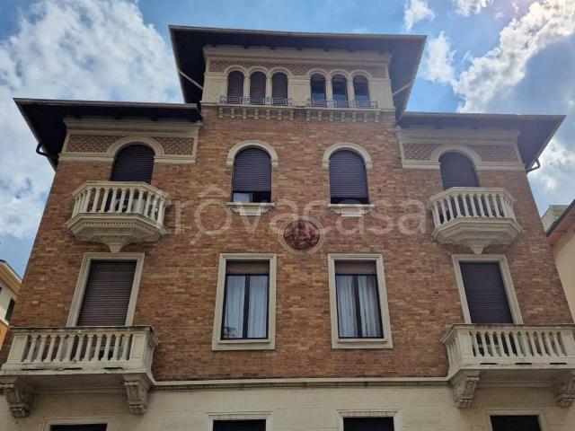 Appartamento in affitto a Torino via Goffredo Casalis, 64, parzialmente arredato, ascensore, porta blindata TrovaCasa