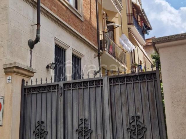 Appartamento in affitto a Torino via Goffredo Casalis, 64, parzialmente arredato, ascensore, porta blindata TrovaCasa