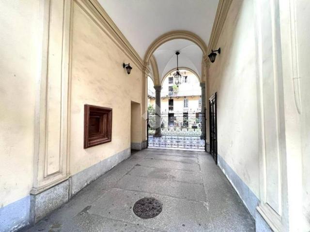Appartamento in affitto a Torino via della Consolata, 5, arredato, riscaldamento autonomo, ultimo piano TrovaCasa