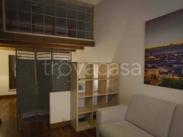 Appartamento in affitto a Torino via Fratelli Calandra, Via della Rocca