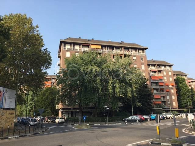Appartamento in affitto a Torino via Frejus, 12, non arredato/vuoto, cantina, luminoso TrovaCasa