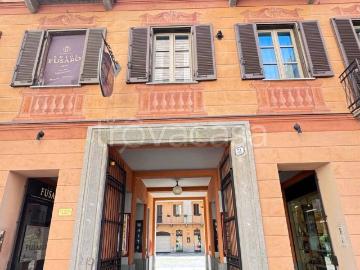 Appartamento in affitto a Torino via Luigi Lagrange, 33/9, arredato, travi a vista, ultimo piano TrovaCasa