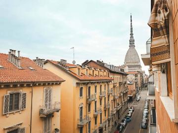Appartamento in affitto a Torino via Montebello, arredato, vista panoramica, lavatrice TrovaCasa
