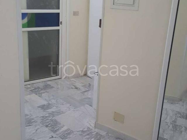 Appartamento in affitto a Torino via Muriaglio 13, vicinanze negozi, cucina abitabile, studio TrovaCasa