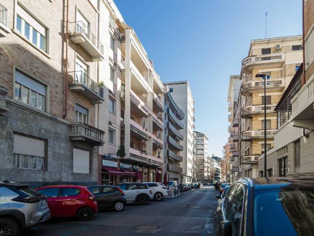 Appartamento in affitto a Torino via Sebastiano Caboto, arredato, doppia esposizione, vicinanze negozi TrovaCasa