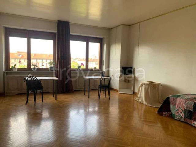 Appartamento in affitto a Torino via Susa 15, arredato, ascensore, doppia esposizione TrovaCasa