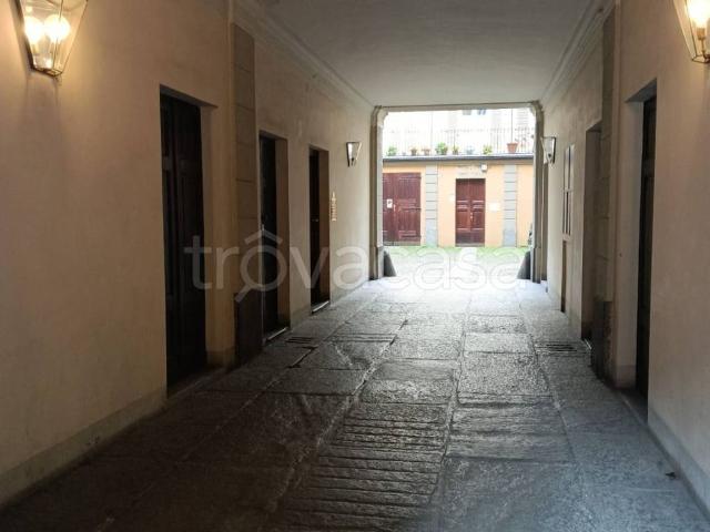 Appartamento in affitto a Torino via Vittorio Alfieri, 20, riscaldamento autonomo, parzialmente arredato, ascensore TrovaCasa