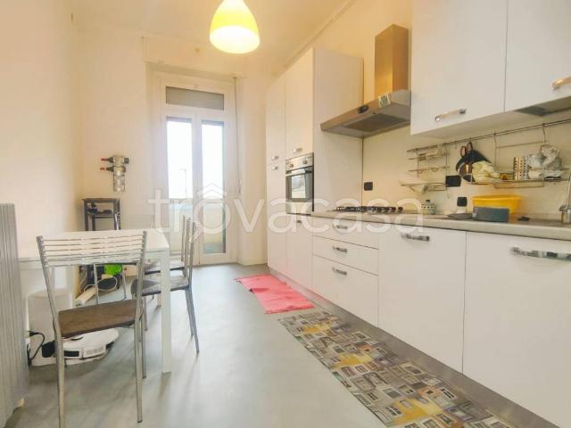 Appartamento in affitto a Torino via Vittorio Asinari di Bernezzo, 7, arredato, doppi vetri, porta blindata TrovaCasa