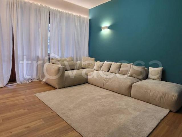 Appartamento in affitto a Torino via Giuseppe Vicarelli, 4, Mirafiori Nord