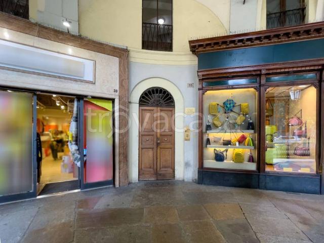 Appartamento in affitto a Torino piazza Carlo Felice, 35, arredato, ascensore, riscaldamento centralizzato TrovaCasa