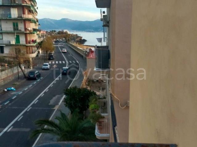 Appartamento in affitto a Torre del Greco via Litoranea, posto auto, balcone, angolo cottura TrovaCasa