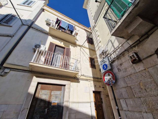 Appartamento in affitto a Trani via Ognissanti, arredato, doppia esposizione, vista aperta TrovaCasa