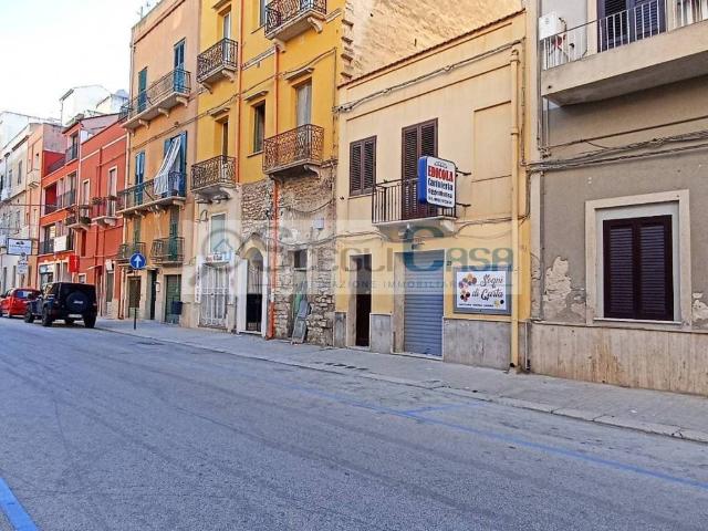 Appartamento in affitto a Trapani via Nino Bixio, 27, terrazzo, ristrutturato, centrale TrovaCasa