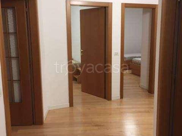 Appartamento in affitto a Trento via Giuseppe Grazioli, 77, arredato, giardino privato, terrazzo TrovaCasa