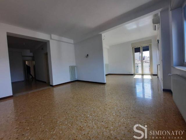 Appartamento in affitto a Treviso via Avogari, terrazzo, ascensore, centrale TrovaCasa