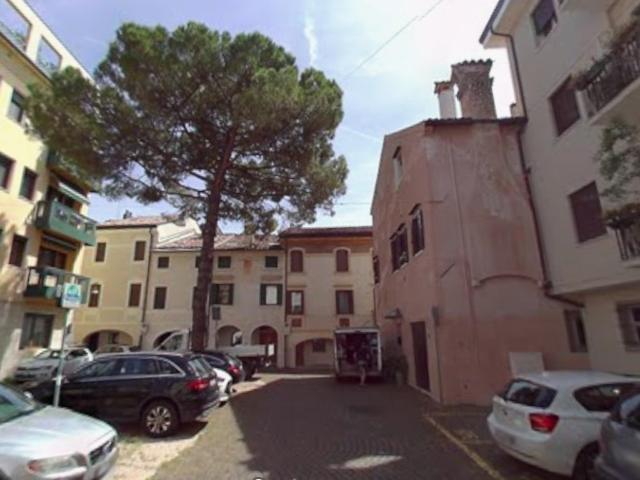 Appartamento in affitto a Treviso via Tommasini, arredato, riscaldamento autonomo, vicinanze negozi TrovaCasa