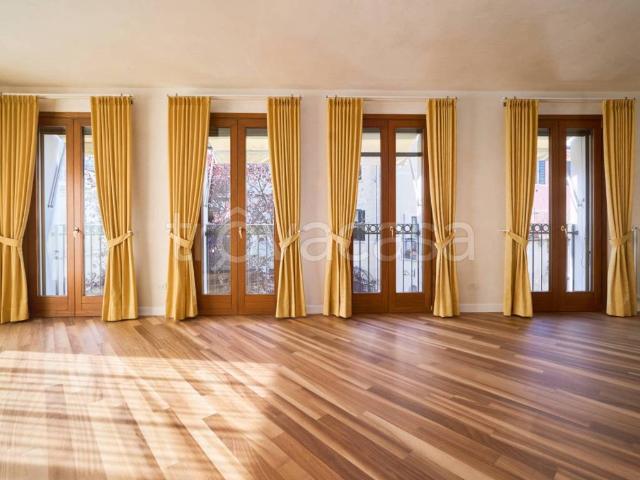 Appartamento in affitto a Treviso viale Cesare Battisti, terrazzo, parzialmente arredato, ascensore TrovaCasa