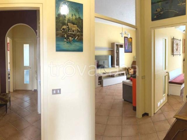 Appartamento in affitto a Trezzano sul Naviglio via Beccaria, 13, arredato, giardino, libero subito TrovaCasa