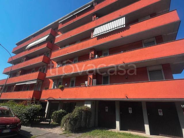 Appartamento in affitto a Trezzano sul Naviglio via Vincenzo Monti, 3, arredato, ascensore, centrale TrovaCasa