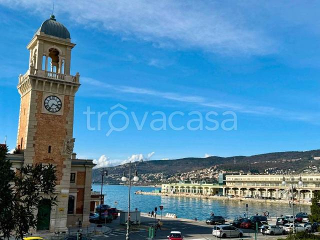 Appartamento in affitto a Trieste riva Nazario Sauro, arredato, riscaldamento autonomo, vista mare TrovaCasa