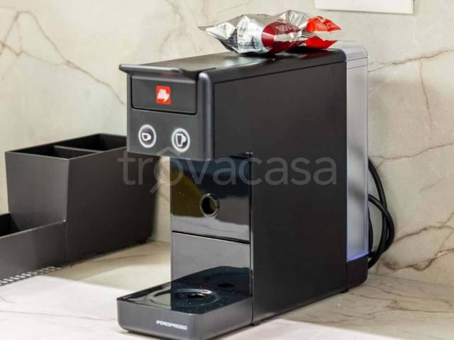 Appartamento in affitto a Trieste via Mazzini, arredato, riscaldamento centralizzato, centrale TrovaCasa