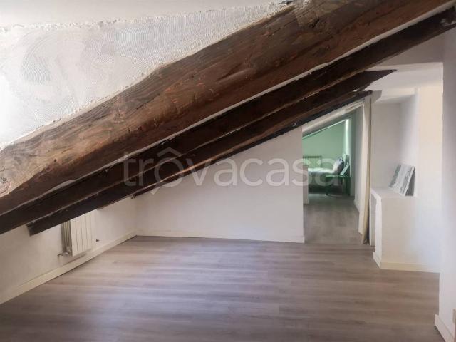 Appartamento in affitto a Trieste via Luigi Frausin, 22, riscaldamento autonomo, parzialmente arredato, ultimo piano TrovaCasa