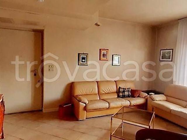 Appartamento in affitto a Valenza via Alessandro Volta, 48/c, arredato, box, vista panoramica TrovaCasa