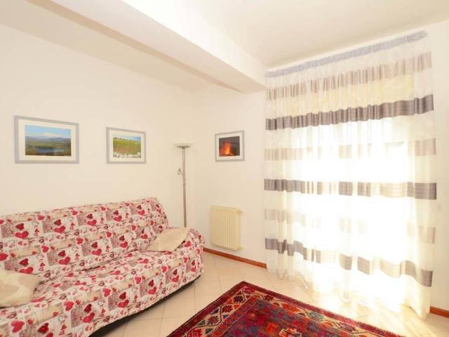 Appartamento in affitto a Valverde CT