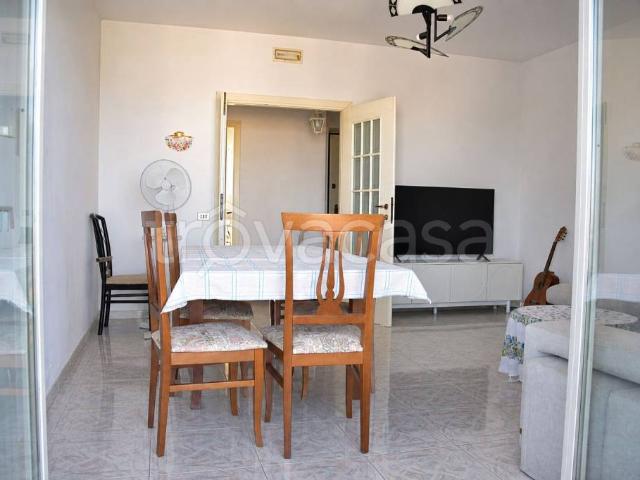 Appartamento in affitto a Vasto via Vittorio Bachelet, 4