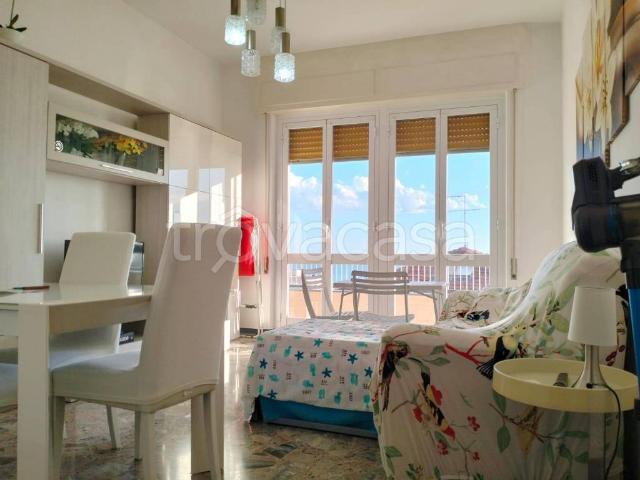 Appartamento in affitto a Varazze via Padre Gaggino, arredato, vista mare, ascensore TrovaCasa