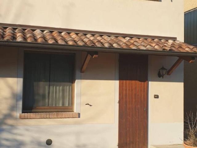 Appartamento in affitto a Varano de' Melegari PR
