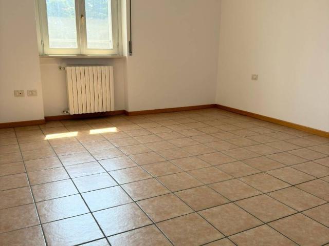 Appartamento in affitto a Varese VA