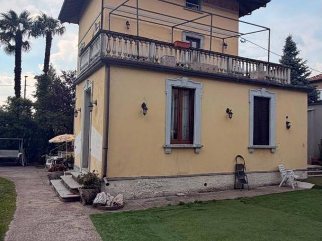 Appartamento in affitto a Varese VA