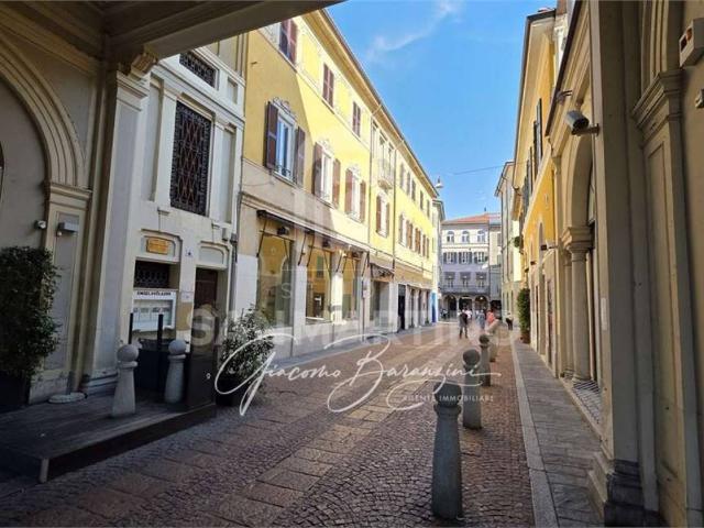 Appartamento in affitto a Varese VA