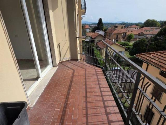 Appartamento in affitto a Varese VA